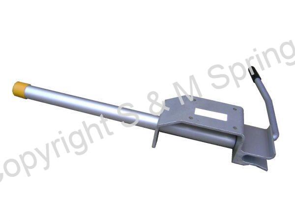 491243 SCHMITZ Door Retainer