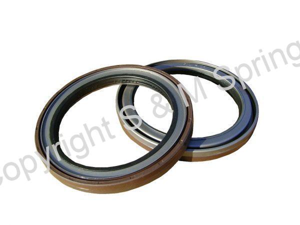 615734 DENNIS Rear Hub-Seal